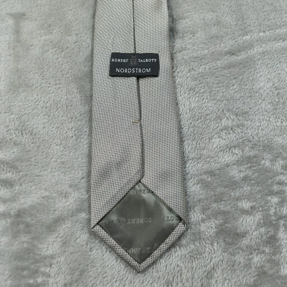 Vintage Robert‎ Talbott Tie Mens 3.75x57.5 Silver Silk Geometric Abstract USA